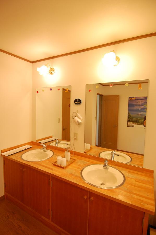 Guest House Chaconne Каруидзава Экстерьер фото
